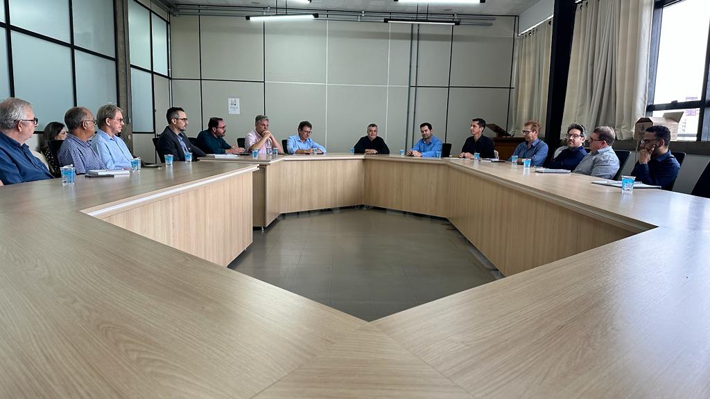 OAB Cascavel participa de reunião na prefeitura do município